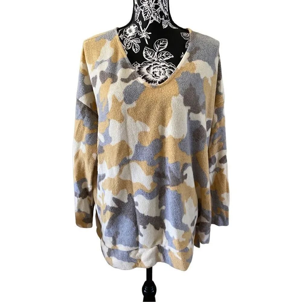 Lovely J Fleece Camouflage V-Neck Sweater Lounge Casual Everyday